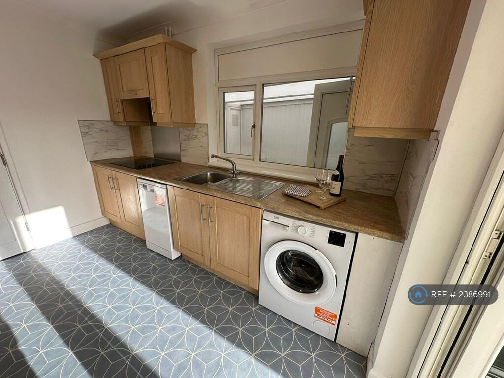 Additional property image - Brangwyn Grove, Bristol, BS7