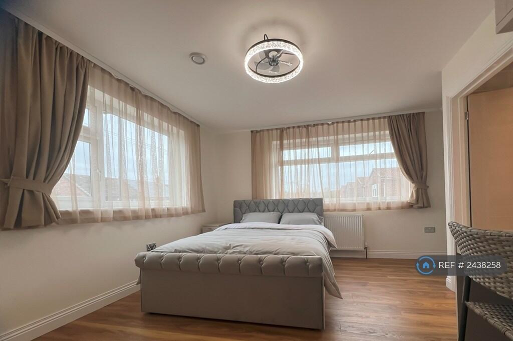 Main image of property: Furnace Lane, Sheffield, S13