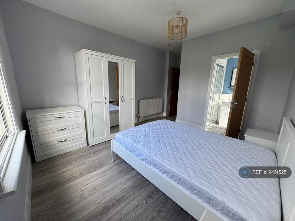 Main image of property: Alfoxton Avenue, London, N15