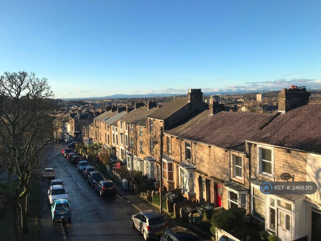 Main image of property: Park Square, Lancaster, LA1