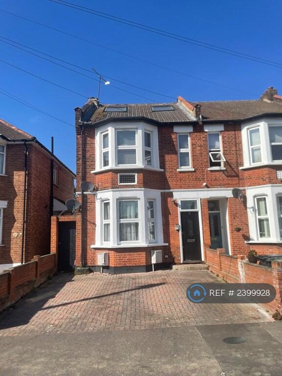 Main image of property: Chingford Avenue, London, E4