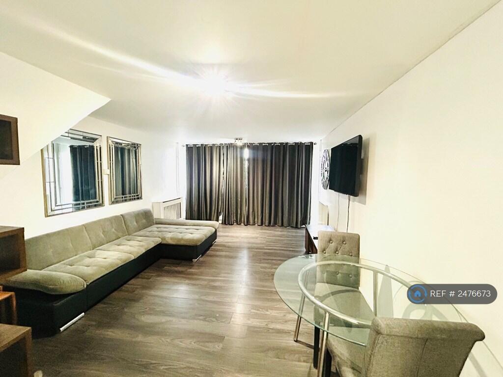 Main image of property: Centurion Way, Purfleet, RM19