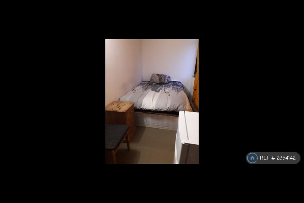 Main image of property: St Michael Avenue, Wembley, HA9