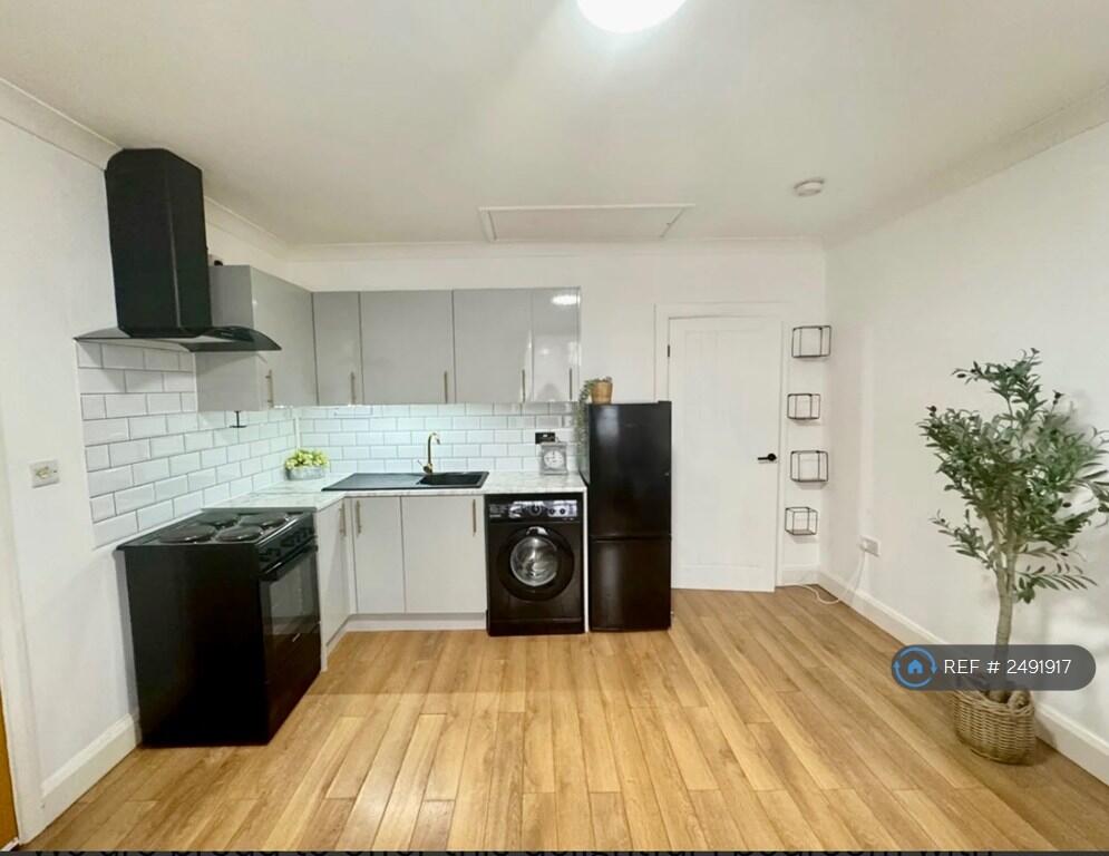 Main image of property: Tomswood Hill, Essex, IG6