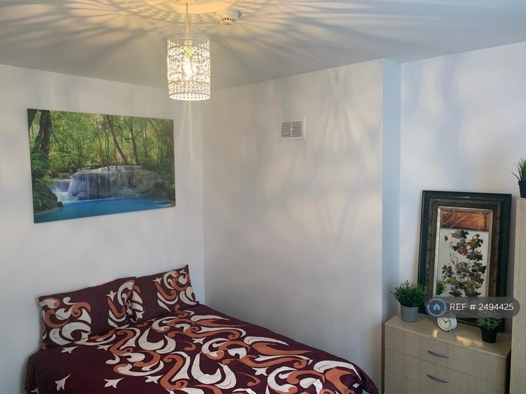 Main image of property: The Ridgeway, Enfield, EN2