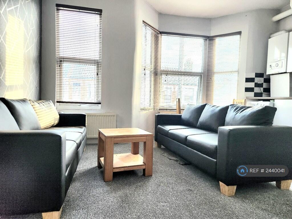 Main image of property: Kellino Street, London, SW17