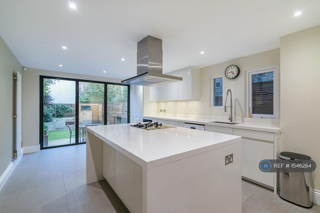 Main image of property: Wandsworth Bridge Road, London, SW6