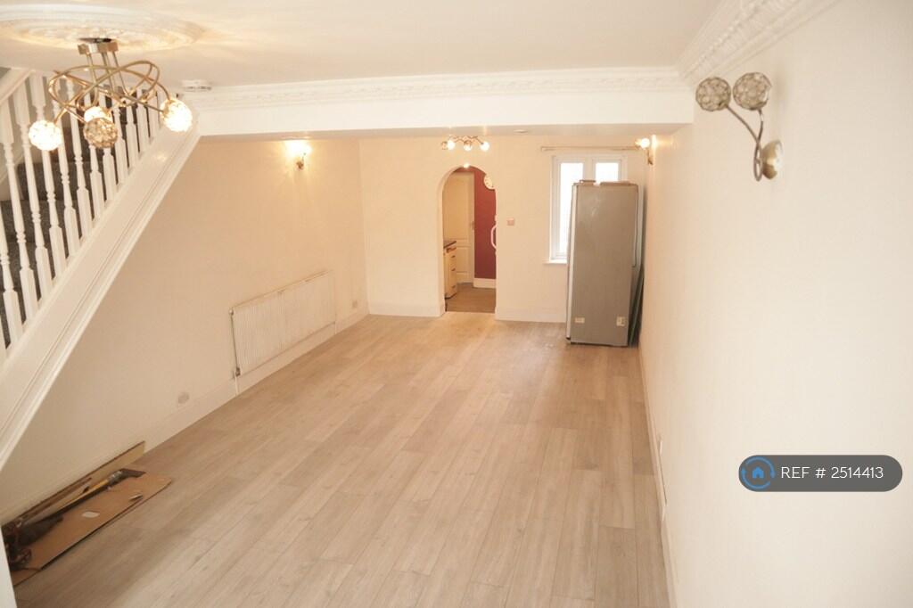 3 bedroom terraced house for rent in St. Vincents Road, Dartford, DA1
