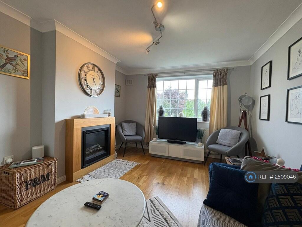 Main image of property: Fenimore Court, Radcliffe-On-Trent, Nottingham, NG12