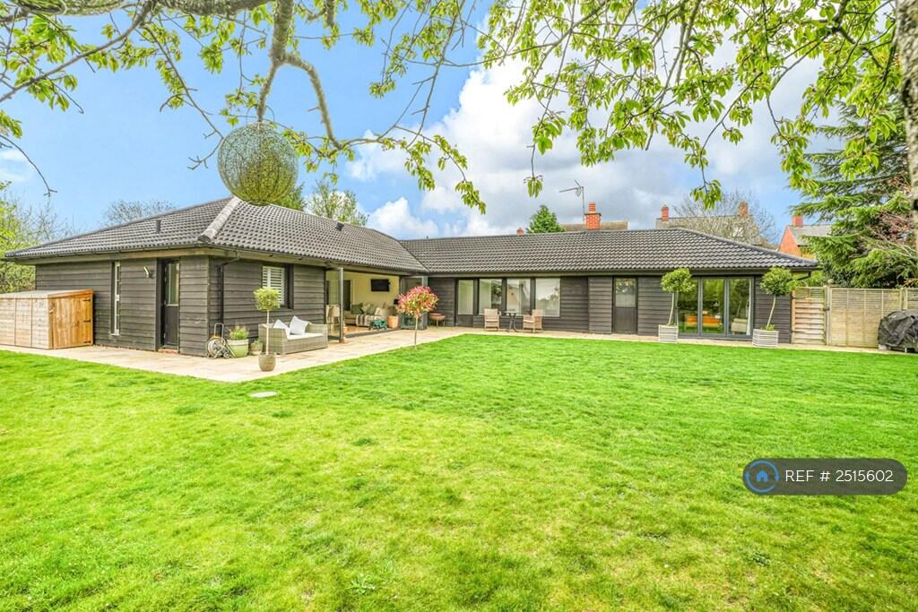 Main image of property: London Road, Towcester, NN12
