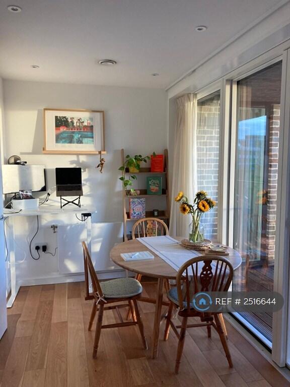 Main image of property: Lucan Path, London, N1