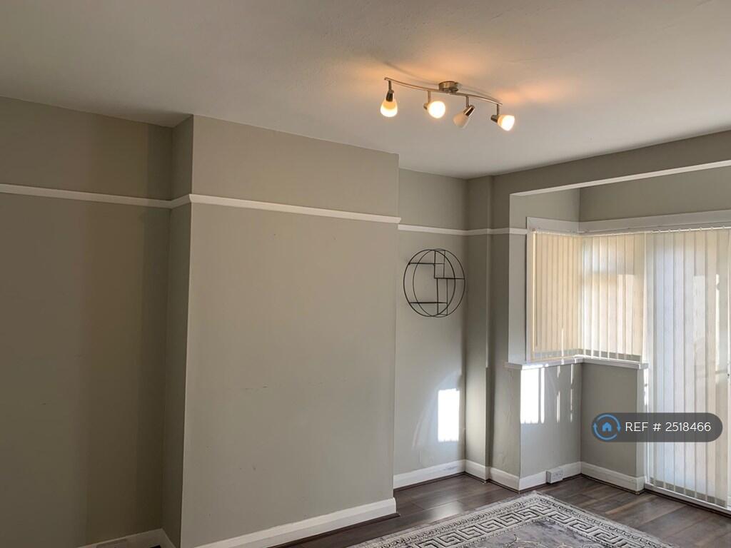 Main image of property: Cardrew Avenue, London, N12