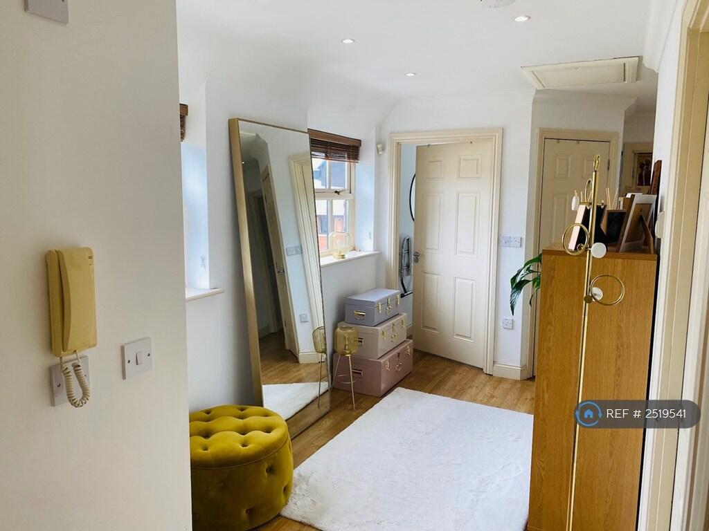 Main image of property: Islington Grove, Monkston Park, Milton Keynes, MK10