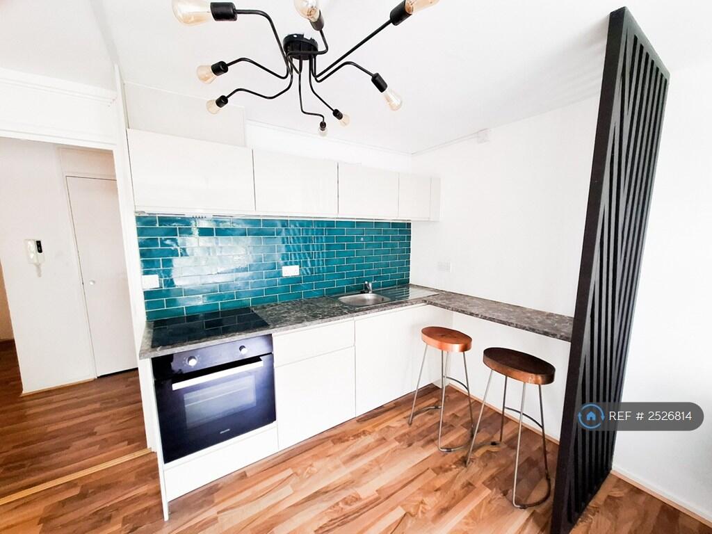 Main image of property: Alton Street, London, E14