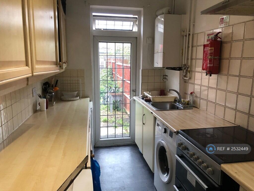 Main image of property: Leigham Vale, London, SW16