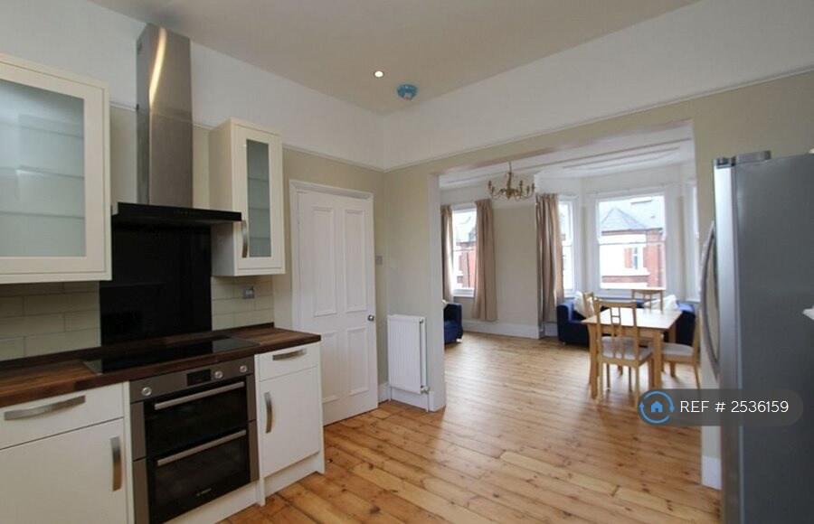 Main image of property: Trefoil Road, London, SW18