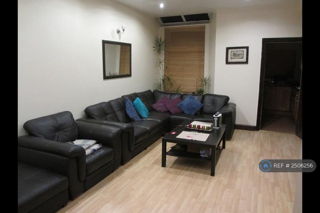 Main image of property: Elmswood Avenue, Manchester, M14