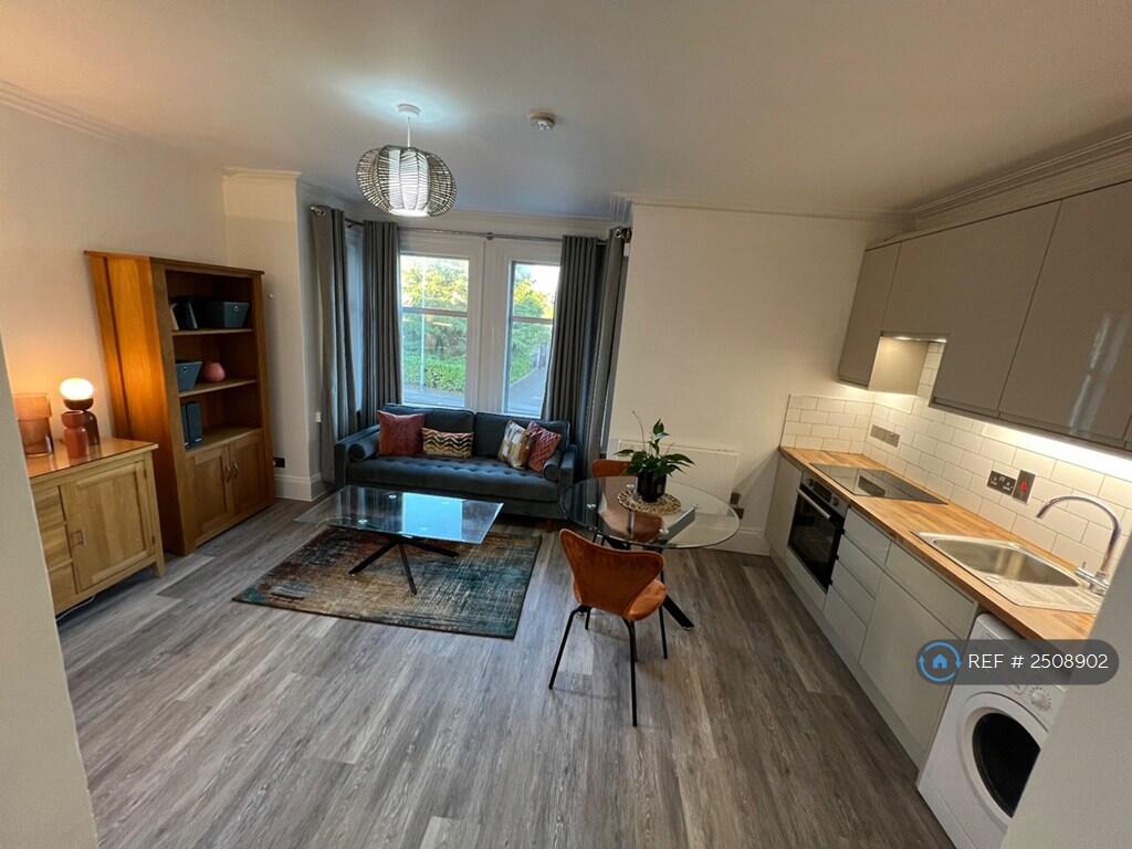 Main image of property: Basingstoke Road, Reading, RG2