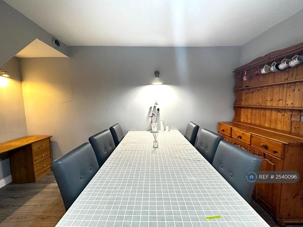 Main image of property: Turnpike Drive, Luton, LU3