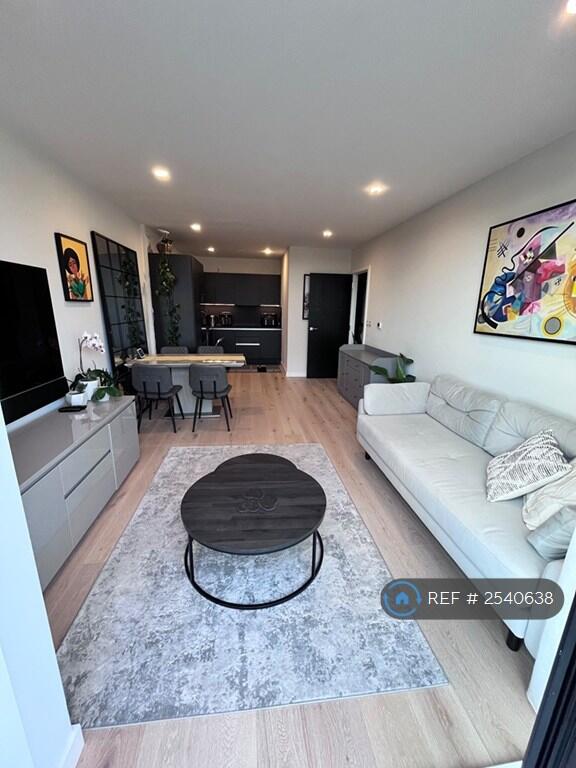Main image of property: Middle Road, London, W7
