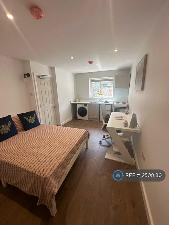 Main image of property: Fraser Road, Cambridge, CB4