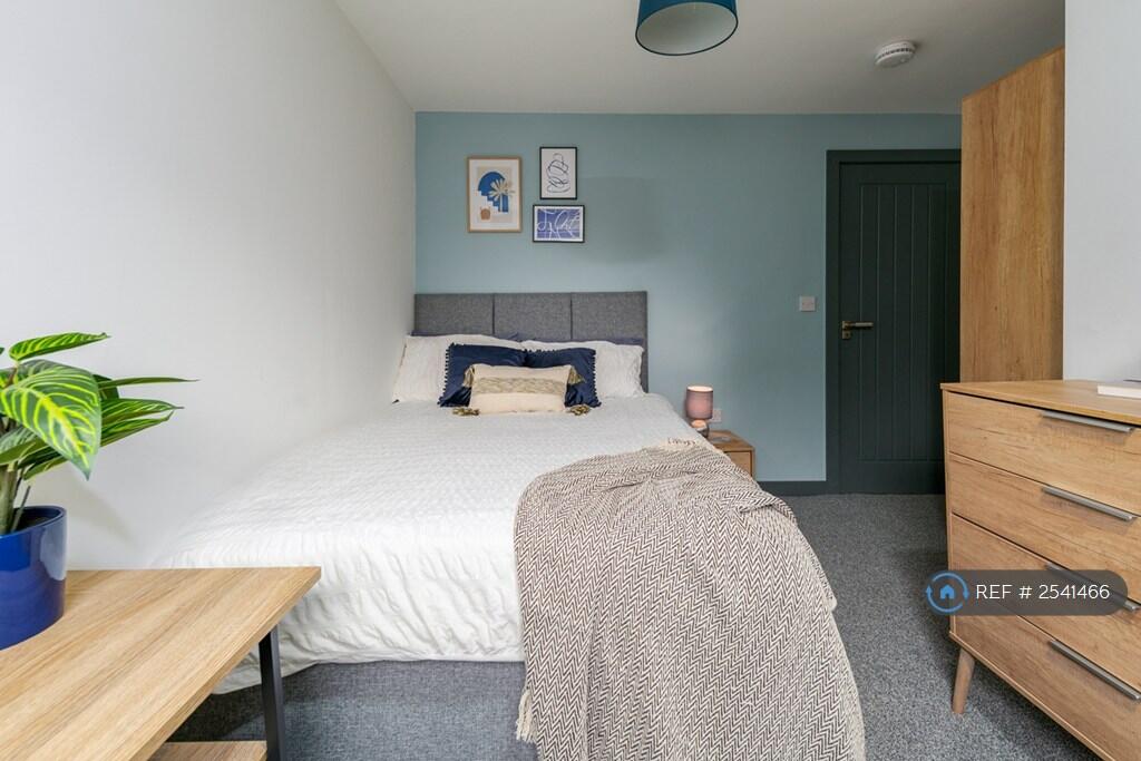 Main image of property: Silkhey Grove, Worsley, Manchester, M28