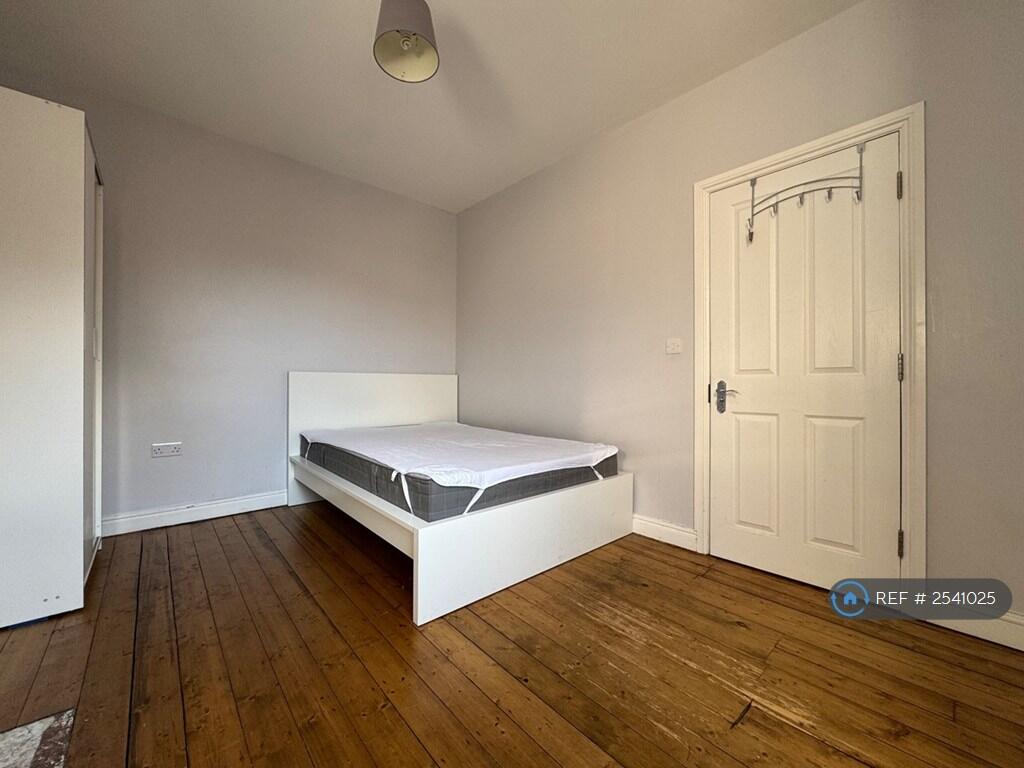 Main image of property: Colwick Road, Nottingham, NG2