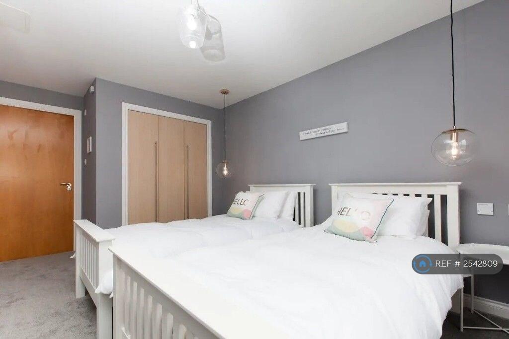 Main image of property: Pilrig Heights, Edinburgh, EH6