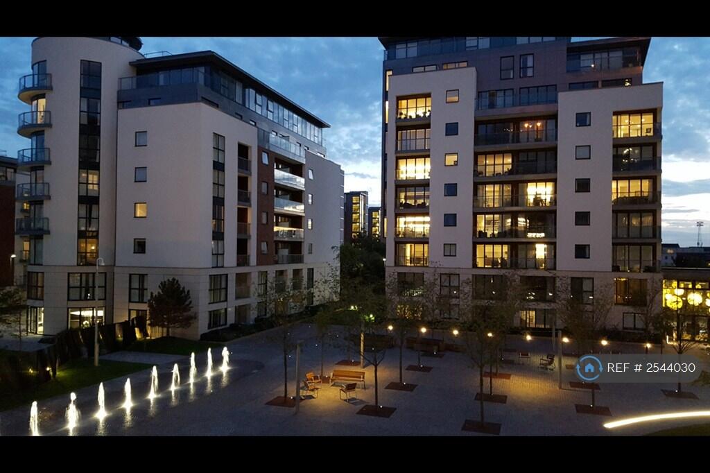 Main image of property: Kew Bridge West, Kew Bridge, TW8