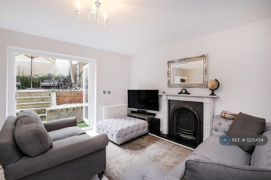 Main image of property: Grosvenor Park, London, SE5