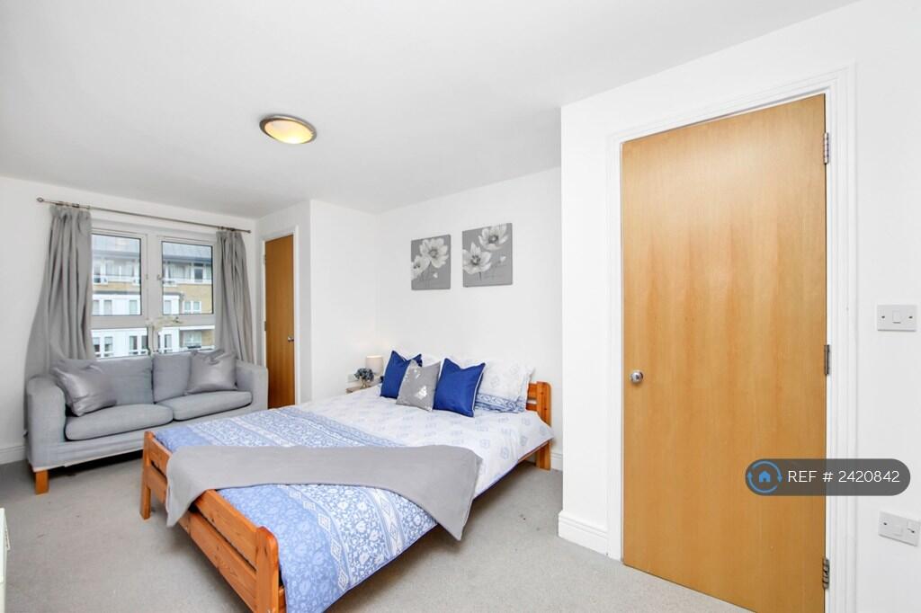 Main image of property: St. Davids Square, London, E14