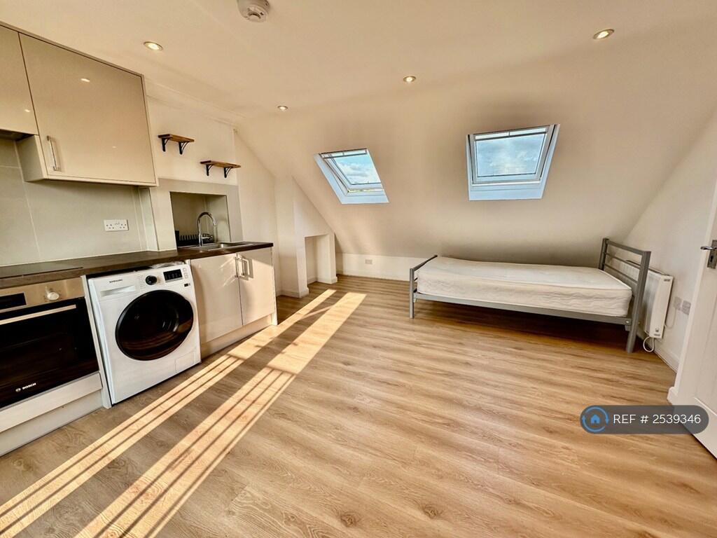 Main image of property: Middleton Avenue, Greenford, UB6