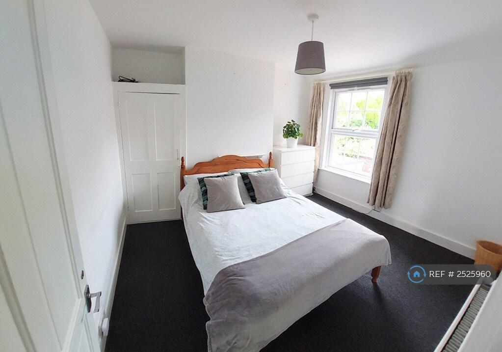 Main image of property: Boundary Road, Newbury, RG14