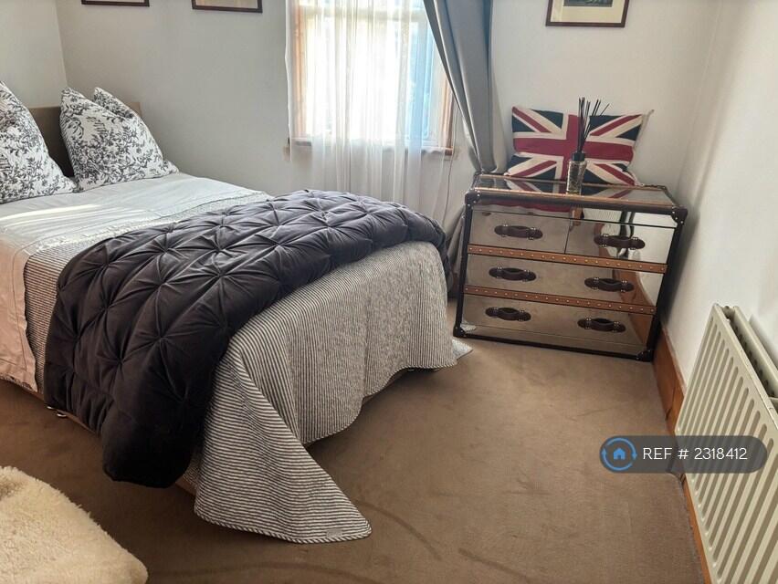 Main image of property: Glycena Road, London, SW11