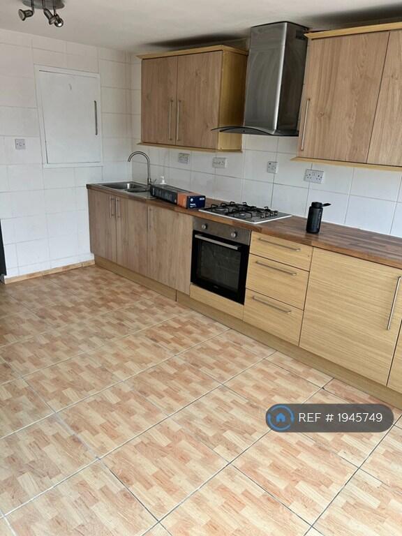 Main image of property: Aluric Close, Grays, RM16