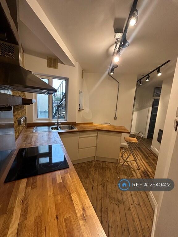 Main image of property: Broadway West, Leigh On Sea, SS9