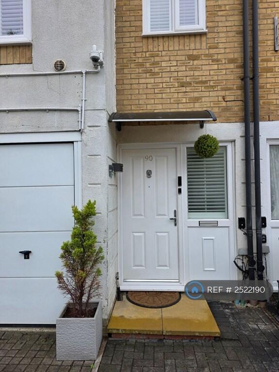 Main image of property: Grimsby Grove, London, E16