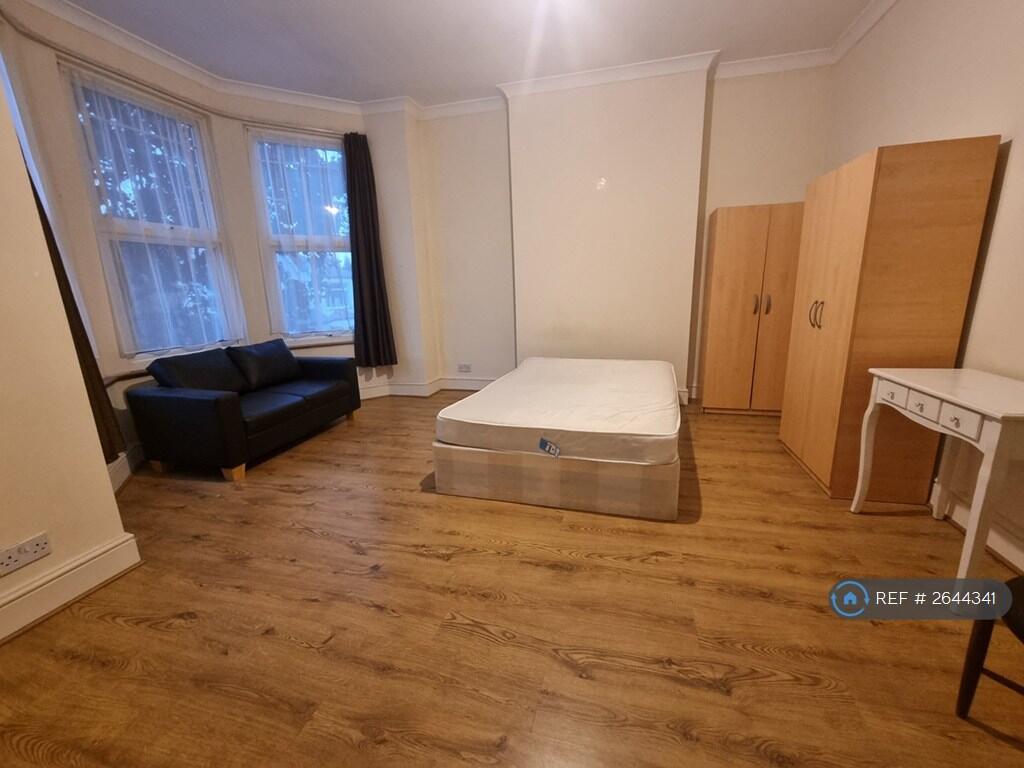 Main image of property: Sylvan Avenue, London, N22