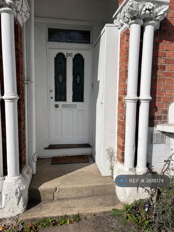 Main image of property: Ballards Lane, London, N3