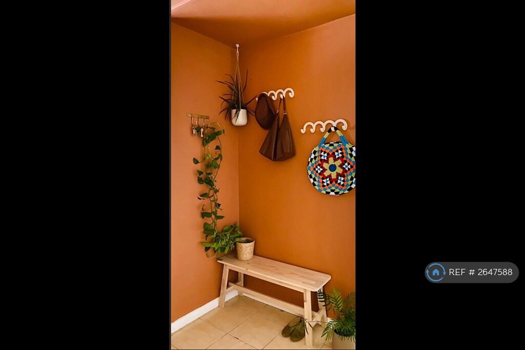 Main image of property: Woodseer Street, London, E1