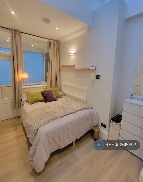 Main image of property: Hornsey Road, London, N19