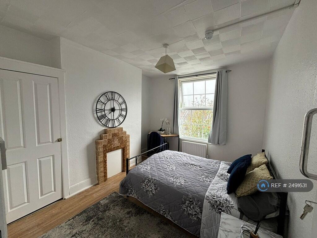 Main image of property: Peacock Street, Gravesend, DA12