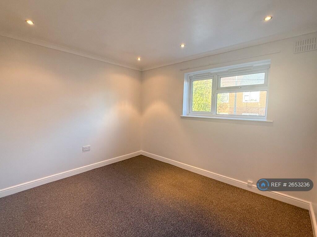 Main image of property: Lymebrook Place, Stoke-On-Trent, ST4