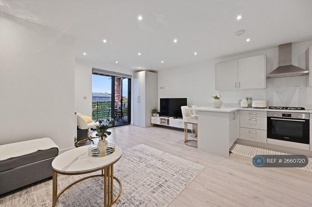 Main image of property: Rosslyn Crescent, Harrow, HA1