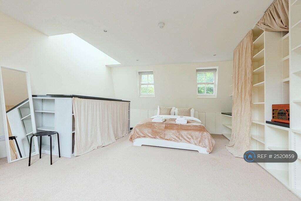 Main image of property: Gifford Street, London, N1