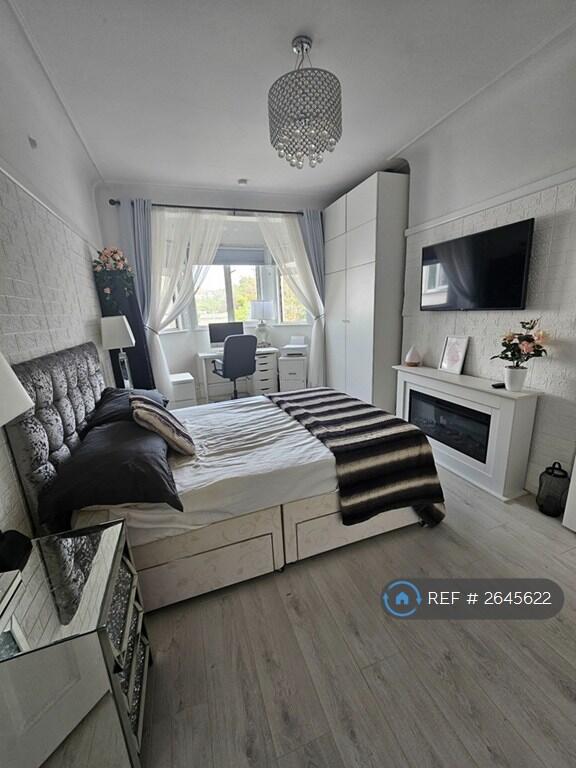 Main image of property: Westcliff, Essex, SS0