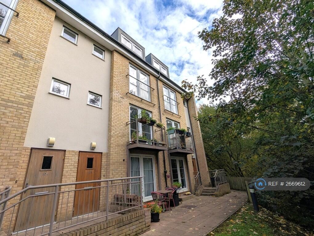 Main image of property: Watersmeet, Hitchin, SG4