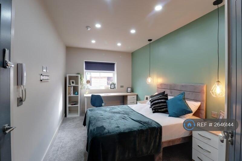 Main image of property: Aylestone Road, Leicester, LE2