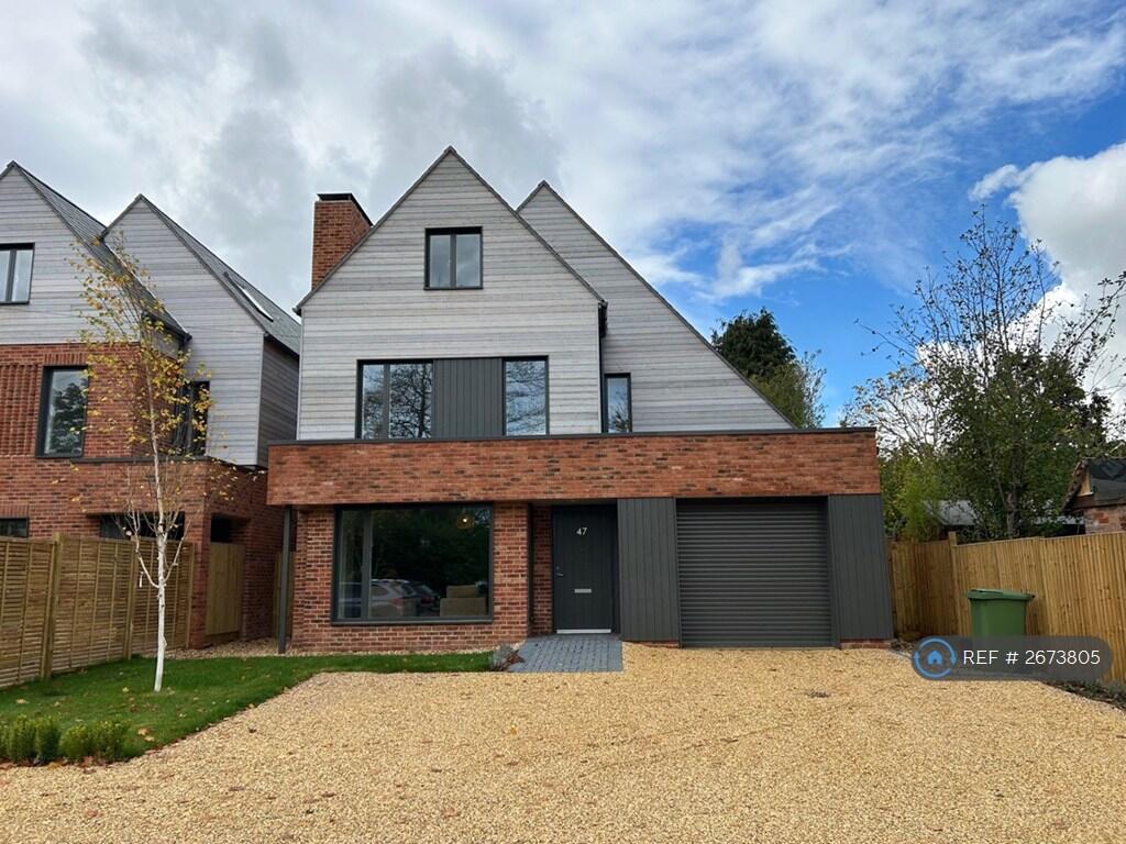 Main image of property: London Road, Liphook, GU30