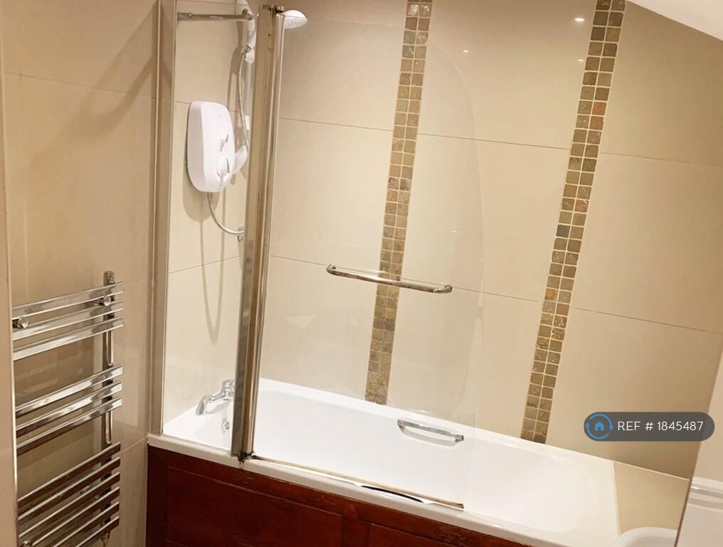 Main image of property: Erith Road, Leicester, LE2